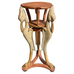 Table d'appoint française unique du 19ème siècle en bois sculpté et peint à la main