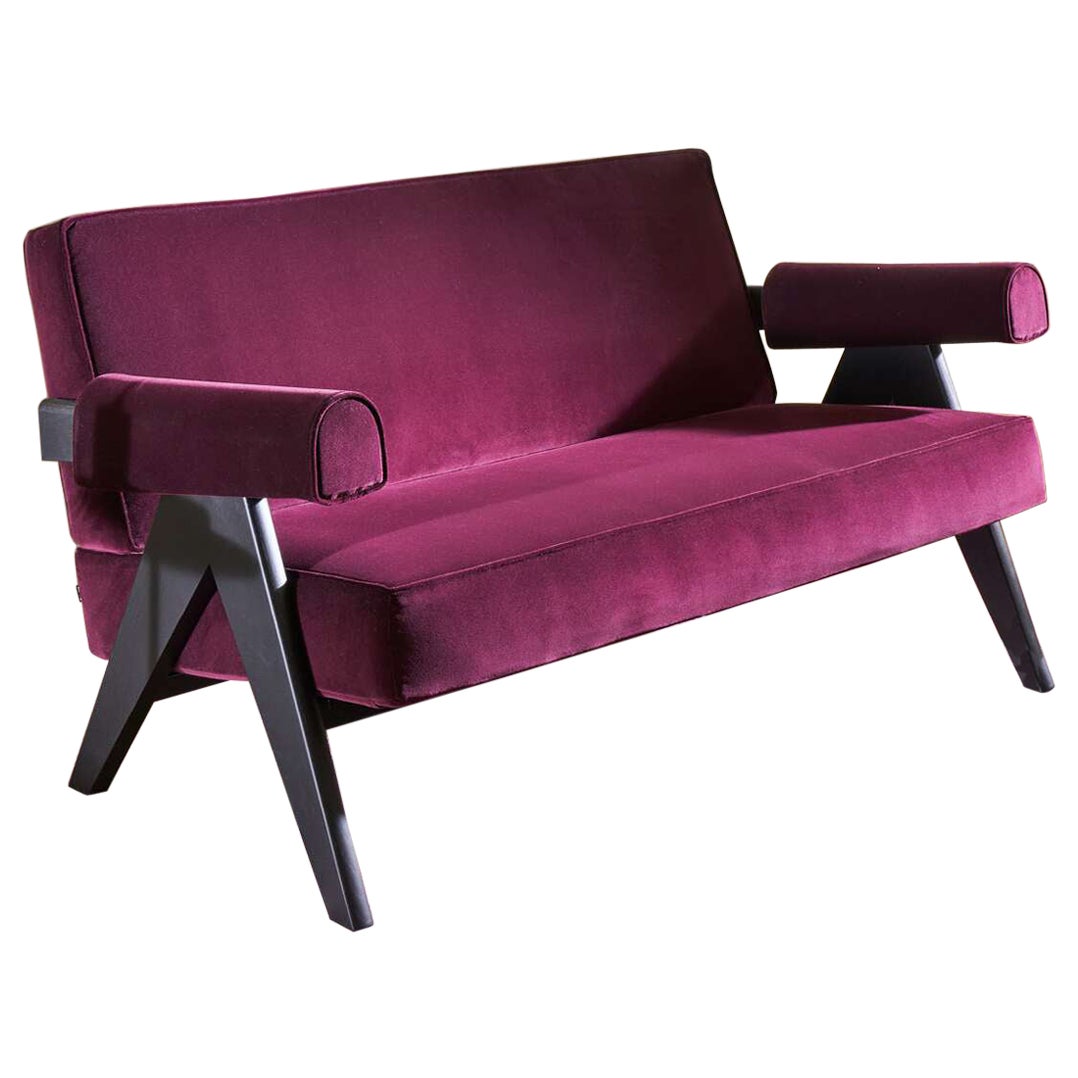 Pierre Jeanneret 053 Capitol Complex Sofa aus schwarzem Holz und Leder von Cassina im Angebot