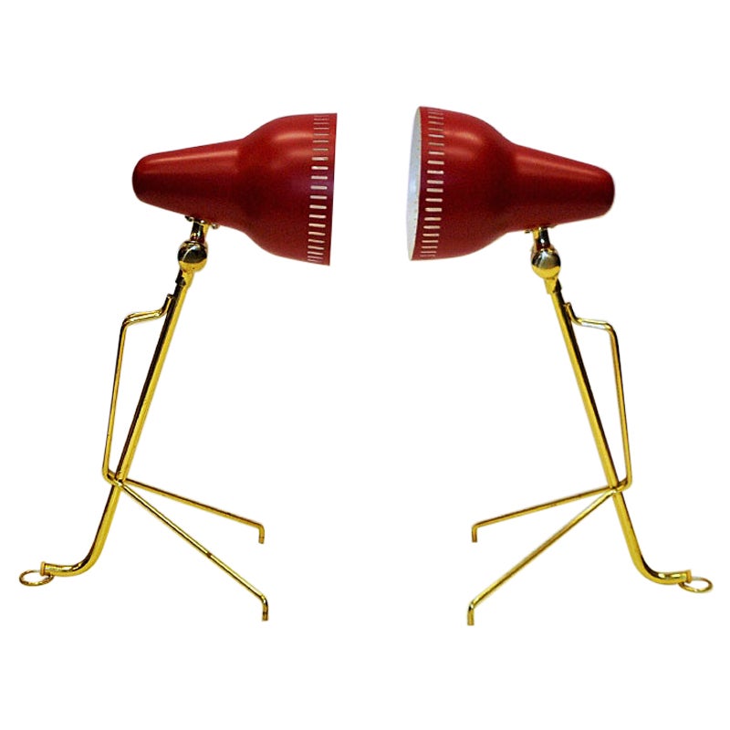 Pareja de lámparas de escritorio suecas de metal rojo y latón de Falkenberg años 50