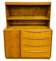 Mid-Century Modern Heywood Wakefield Hutch