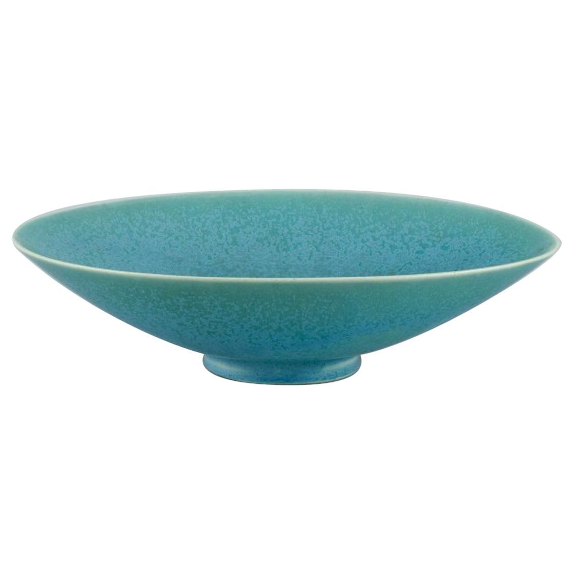 Berndt Friberg for Gustavsberg, Sweden. Oval ceramic bowl in eggshell glaze For Sale