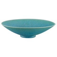 Berndt Friberg for Gustavsberg, Sweden. Oval ceramic bowl in eggshell glaze