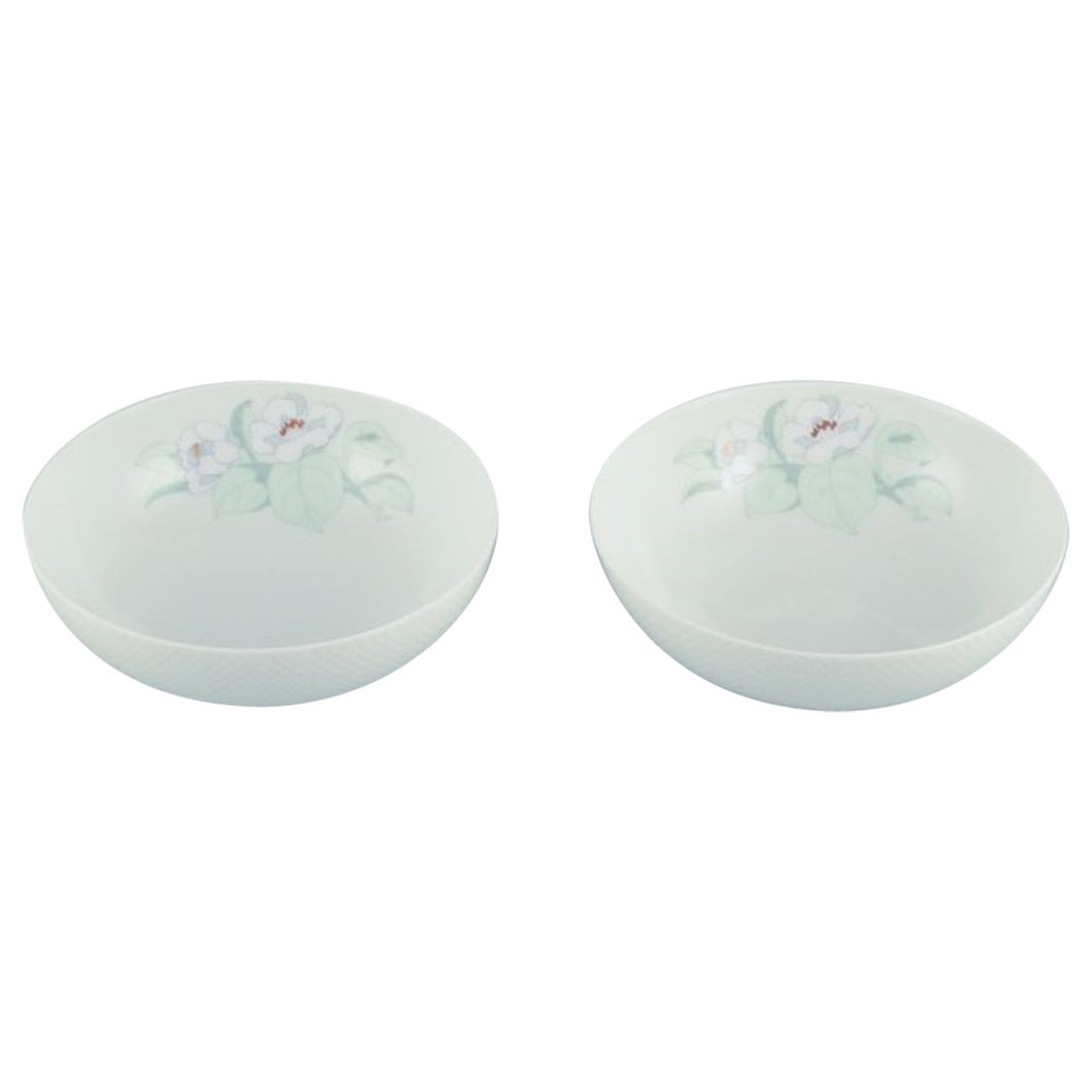 Tapio Wirkkala for Rosenthal Studio-linie. Two porcelain bowls with flower motif For Sale