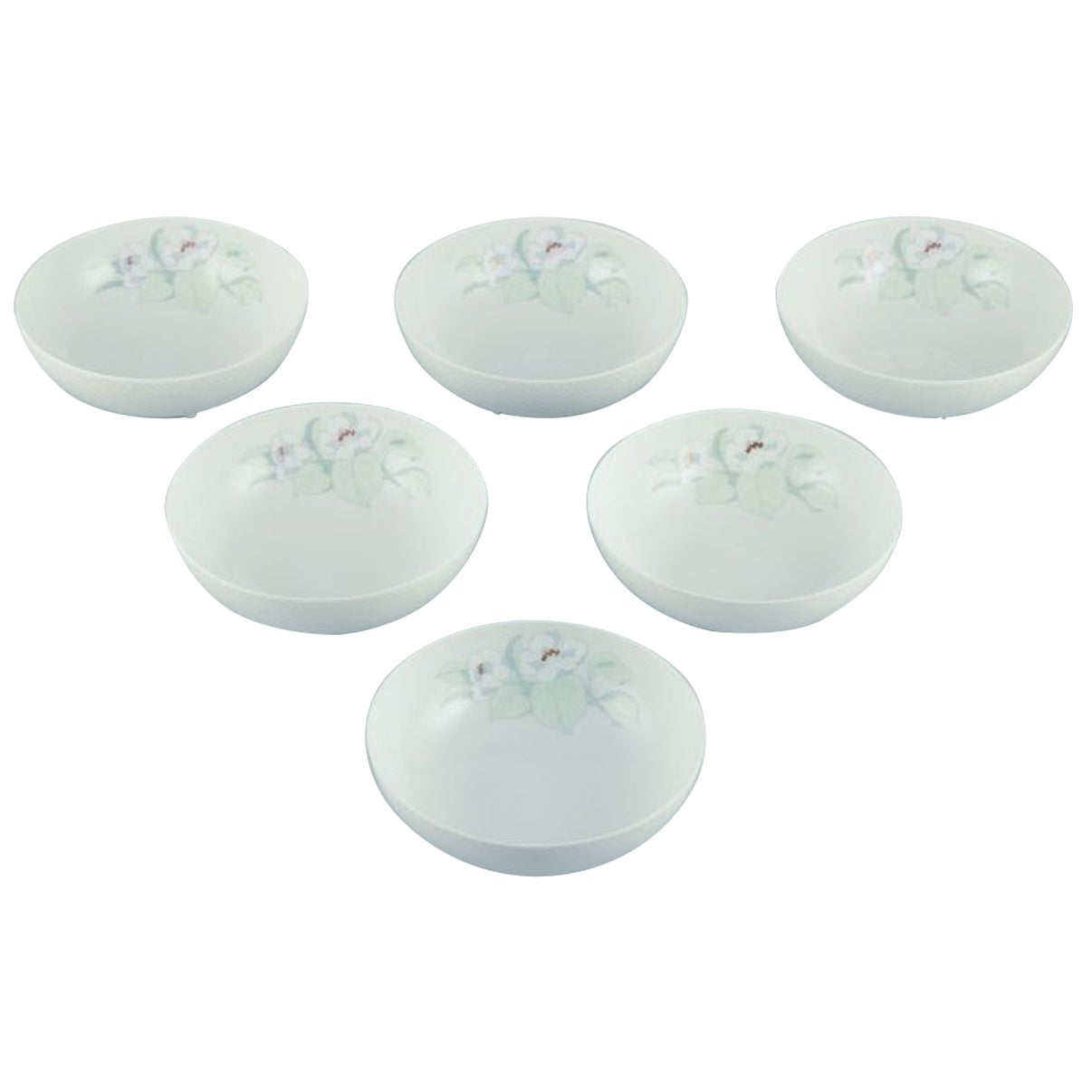 Tapio Wirkkala, Rosenthal Studio-linie. Six porcelain bowls with flower motif For Sale