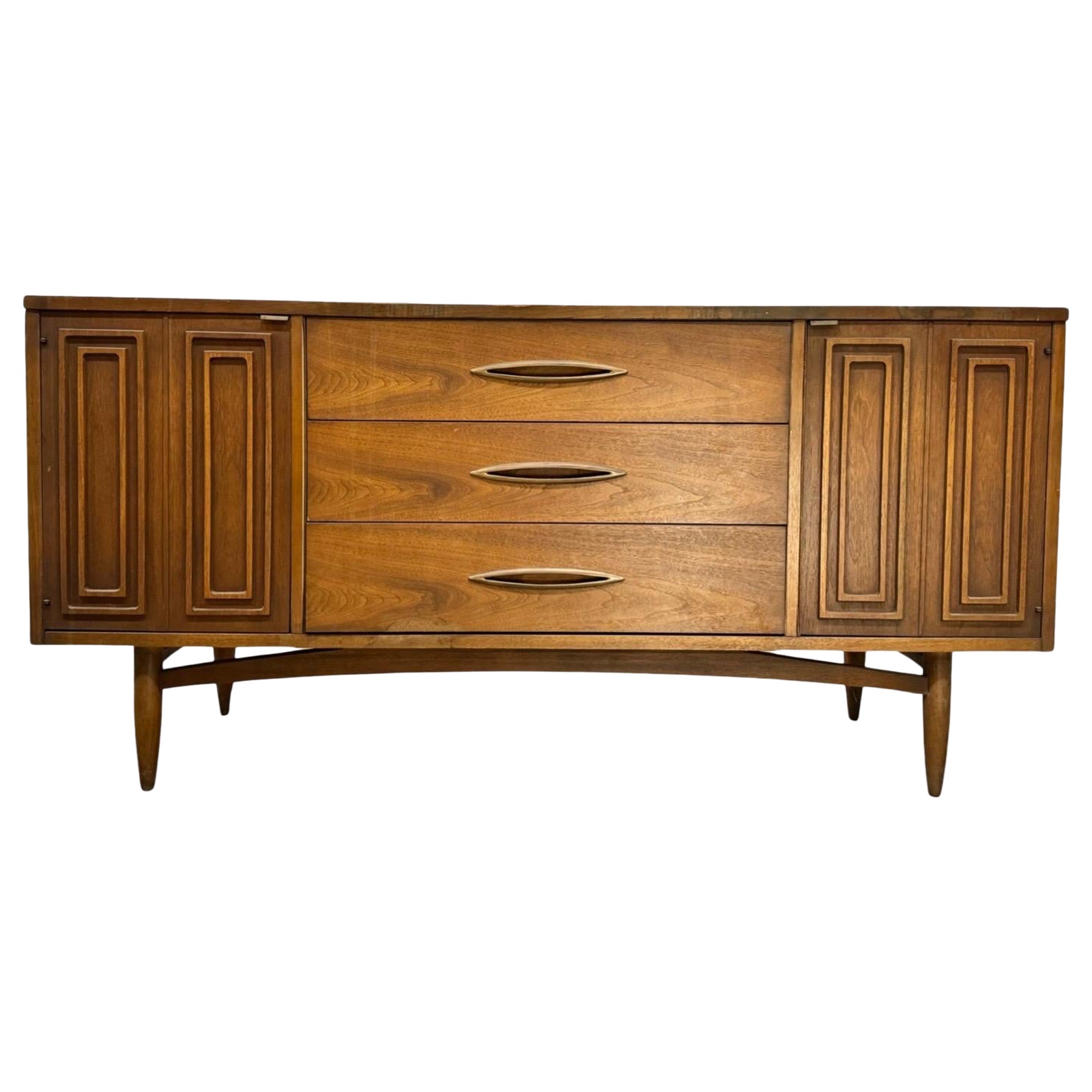 Broyhill Sculptra Vintage Mid Century Modern Credenza c. 1960s