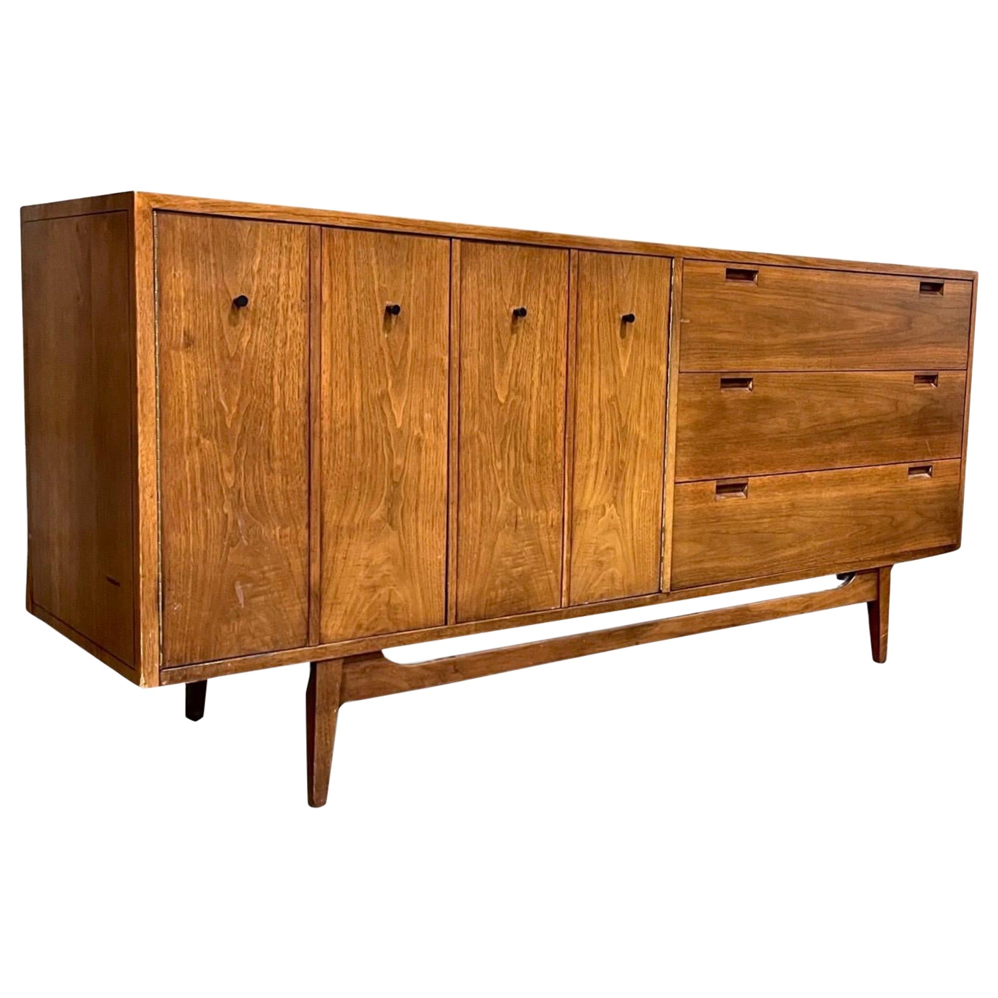 American of Martinsville Vintage Mid Century Modern Lowboy Dresser c. 1960s