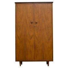 Mid-Century-Garderobe in Nussbaum von Butilux, 1960er Jahre