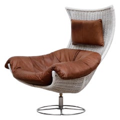 Vintage Mid-Century Gerard van den Berg White Rattan and Leather Swivel Lounge Chair