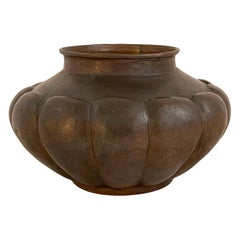 Vase Bulbeux Roycroft Arts & Crafts forgé en cuivre, Roycroft Inn East Aurora NY