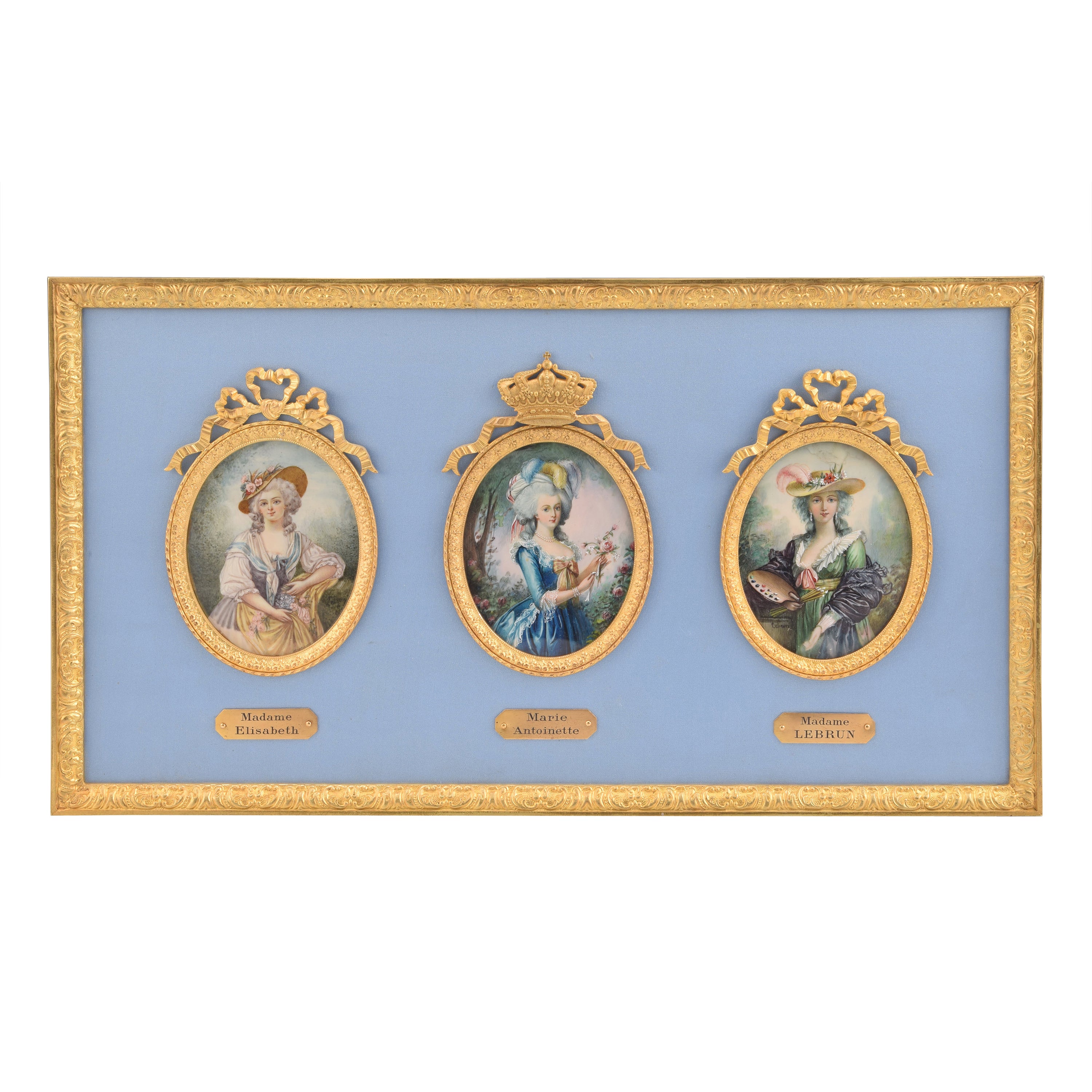 Cadre avec trois miniatures, Marie-Antoinette, etc. 19e siècle. en vente