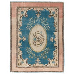 Dekorativer handgeknüpfter 7x9,5 Ft-Teppich. Vintage-Wollteppich im europäischen Design