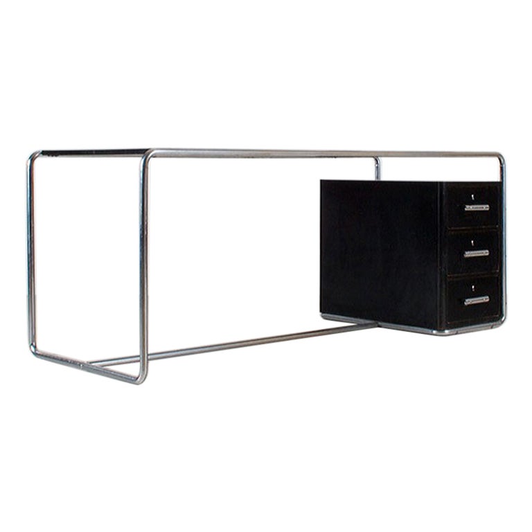 Sensational Bauhaus Avant-garde tubular steel writing desk by Bruno Weil (BeWe) For Sale