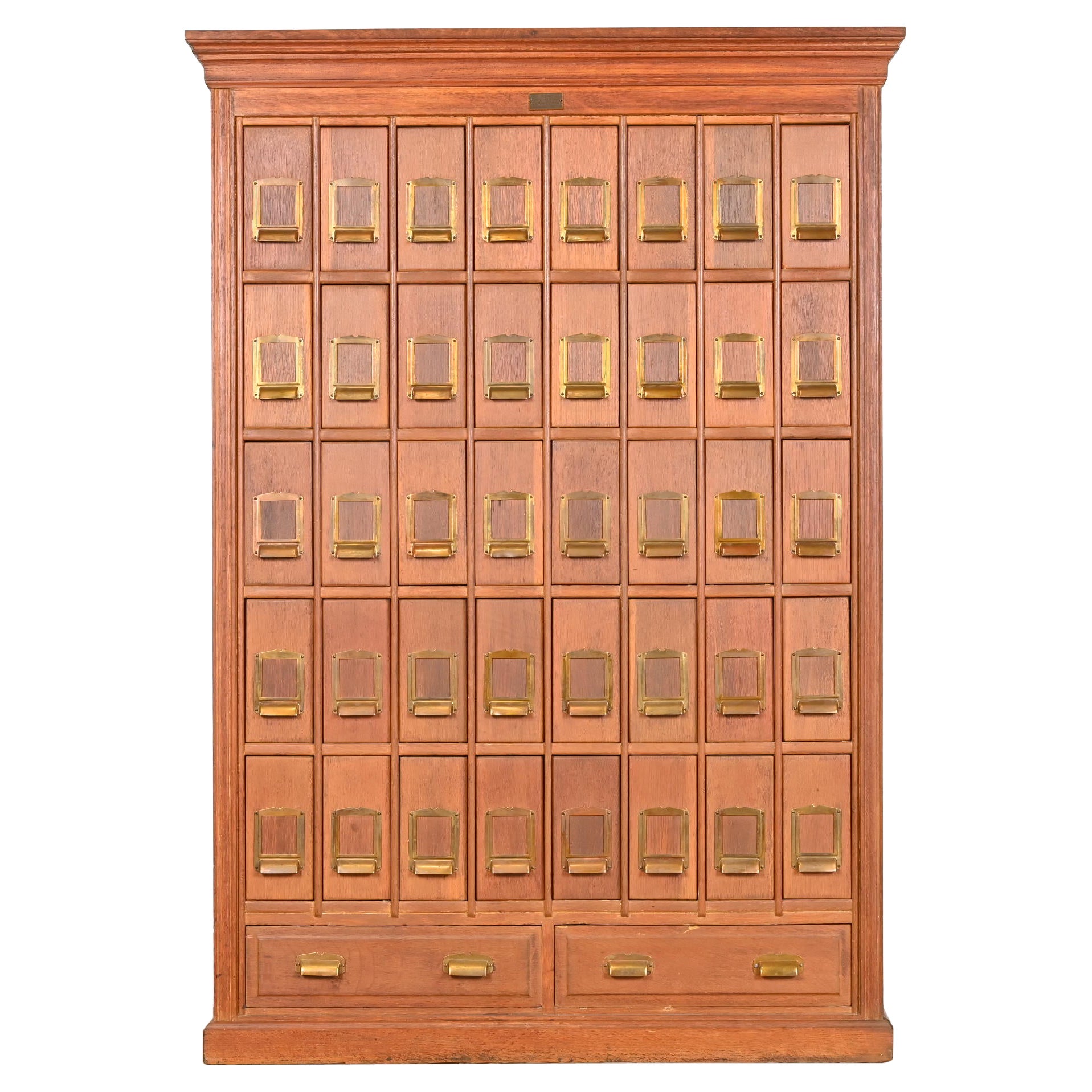 Antiguo archivador de tarjetas Arts & Crafts de roble con 42 cajones, Circa 1900