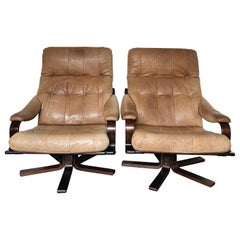 Lovely set of tan leather bentwood lounge chairs, circa 1970s.