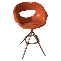 Chaise ovale en fibre de verre du milieu du siècle