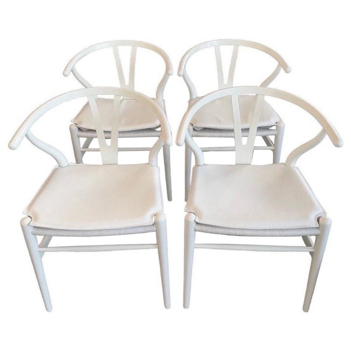 Set of 4 Carl Hansen & Son Wishbone Chairs in white lacquered finish