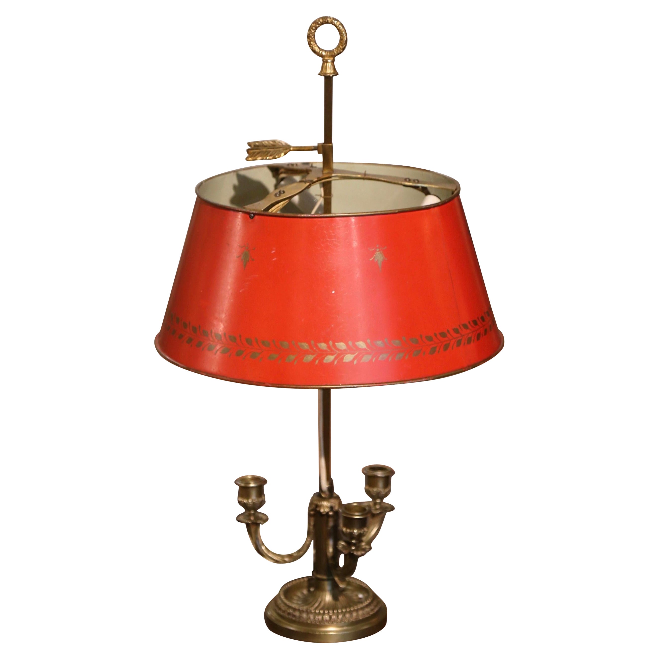 Lampada da tavolo a tre luci Bouillotte in ottone e tole dipinta dei primi del Novecento francese