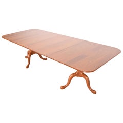 Henkel Harris table de salle à manger géorgienne à double piédestal en bois de cerisier, revernie