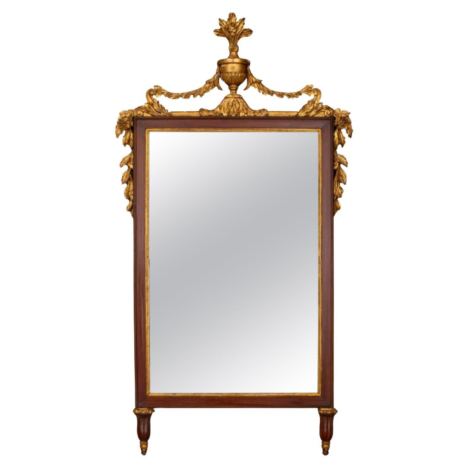 Miroir néoclassique italien en bois doré, circa 19e siècle en vente