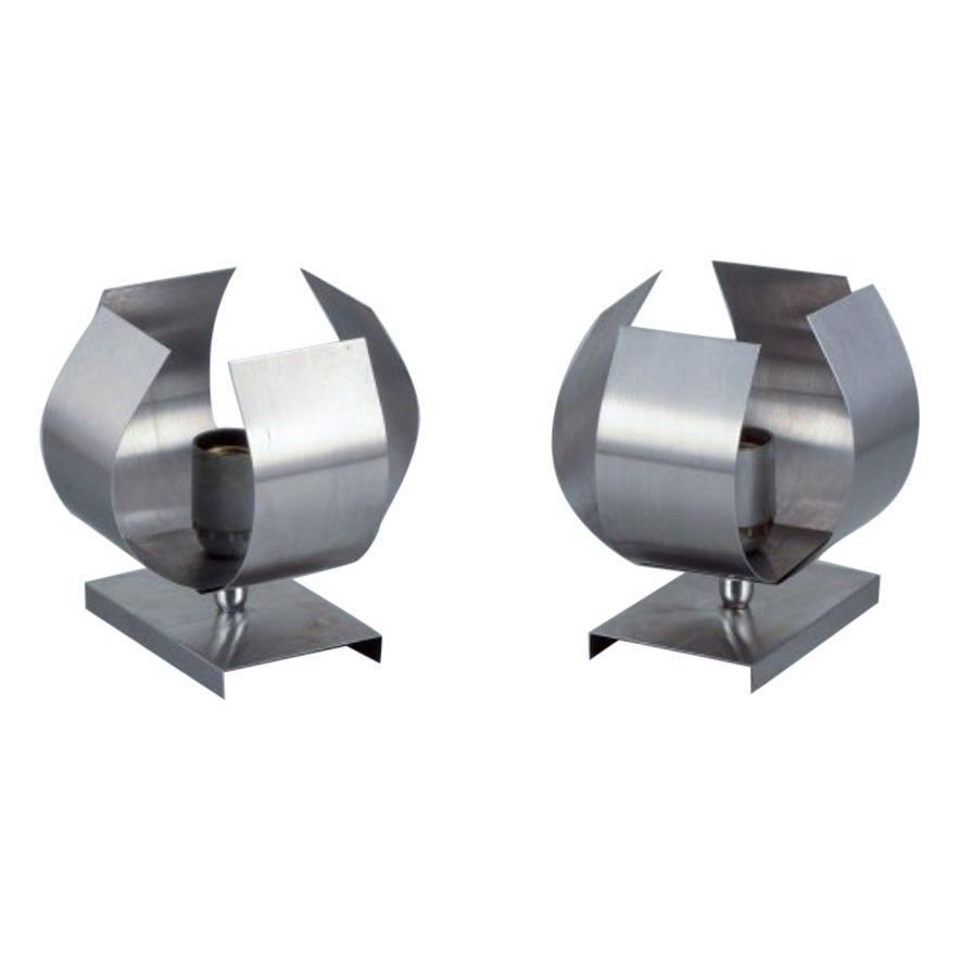 Max Sauze, French industrial designer. Pair of wall lamps in steel. 1960/70s For Sale