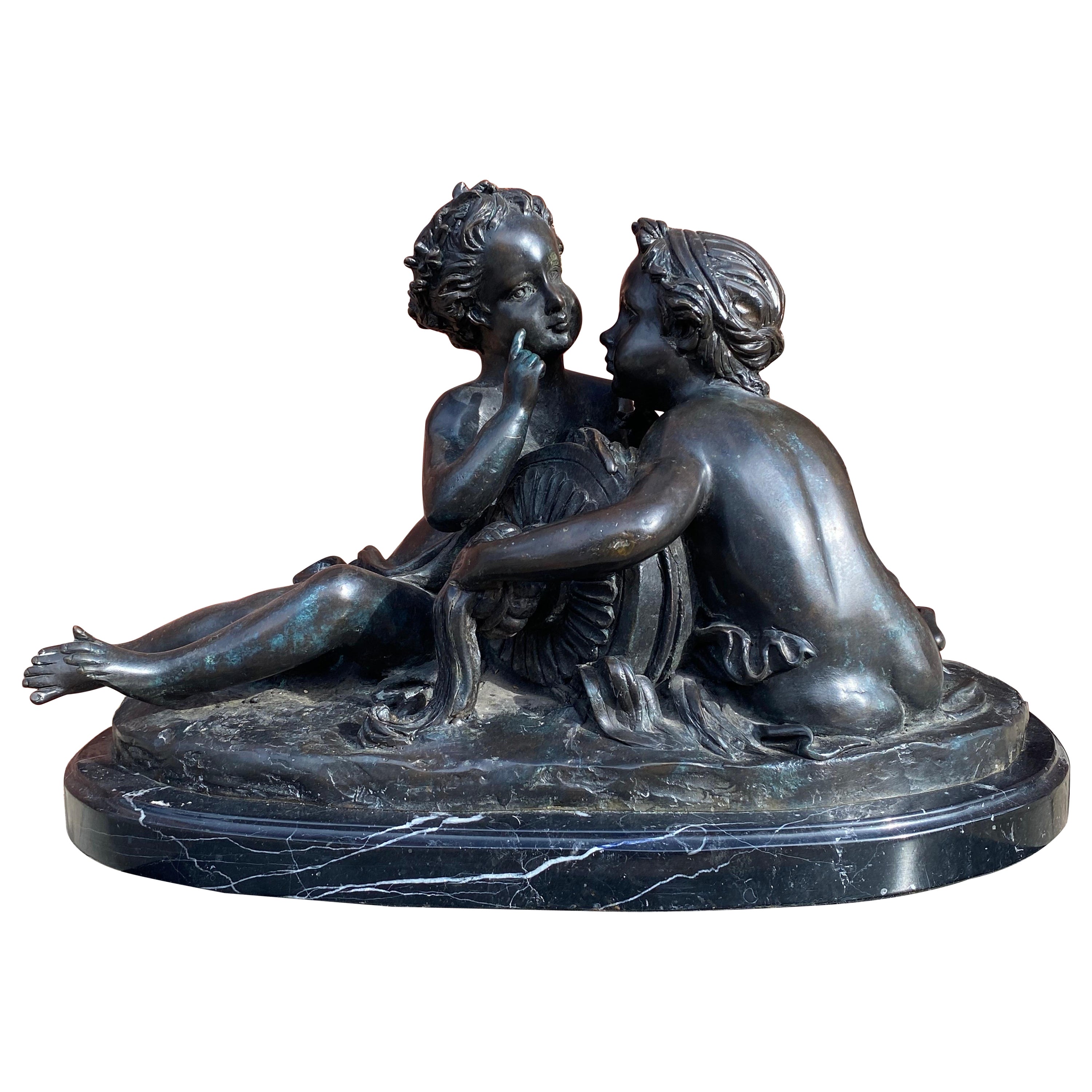 Antike Bronzeputten auf Marmorsockel im Stil von Albert-Ernest Carrier-Belleuse