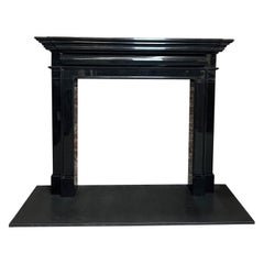 Repisa de chimenea de granito negro del siglo XXI