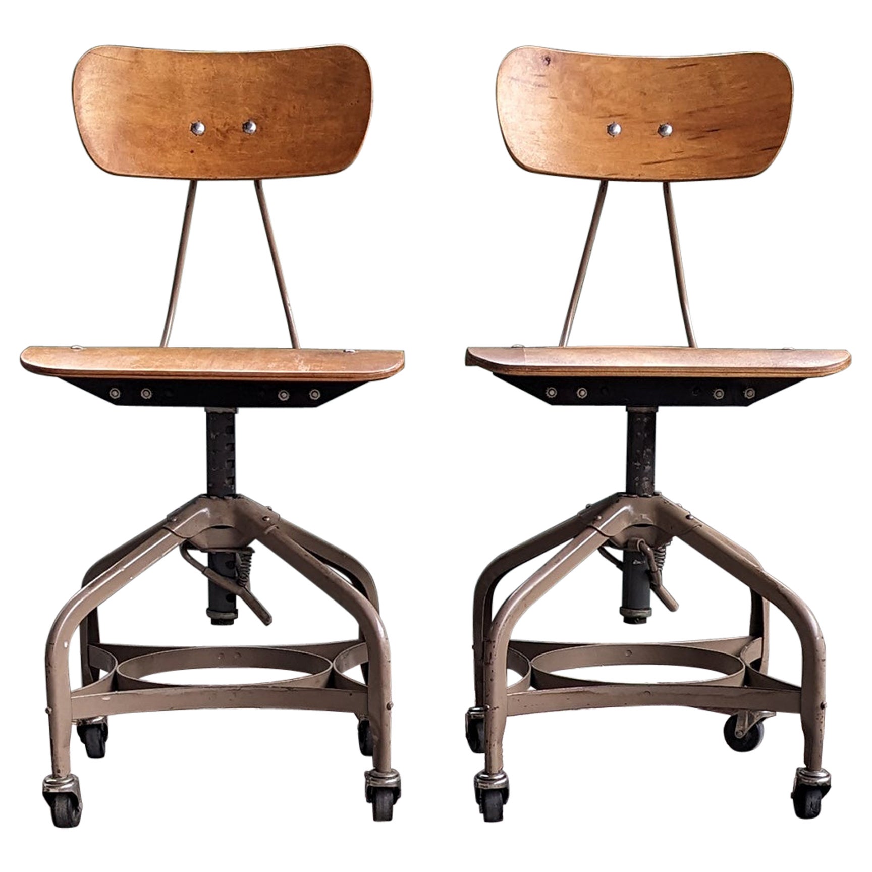 Paire de magnifiques chaises vintage réglables mi-siècle en bois cintré et métal, années 60 en vente