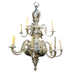 Lampadario Caldwell del 1900 a 12 luci placcato in argento con dettagli incisi