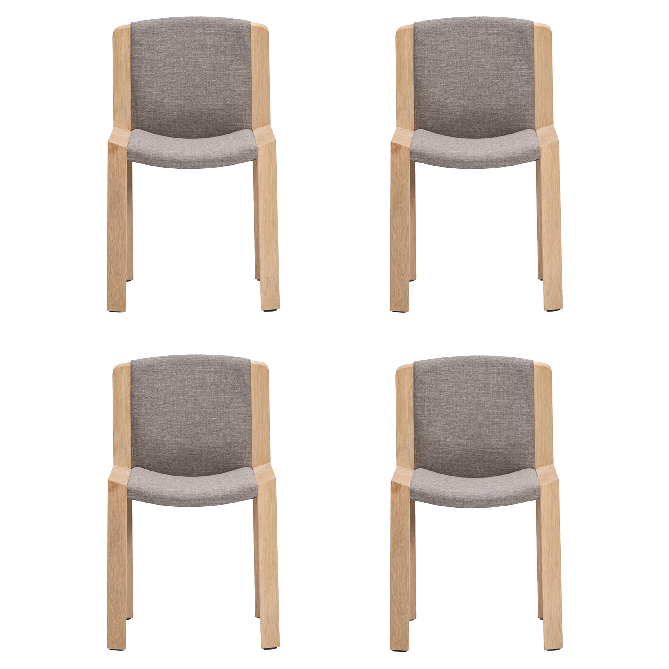 Ensemble de quatre chaises 300 de Joe Colombo en bois et tissu Kvadrat par Karakter en vente