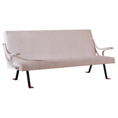 Dreisitziges Sofa aus weißem Samt von Ignazio Gardella Digamma für Azucena, Italien, 1957