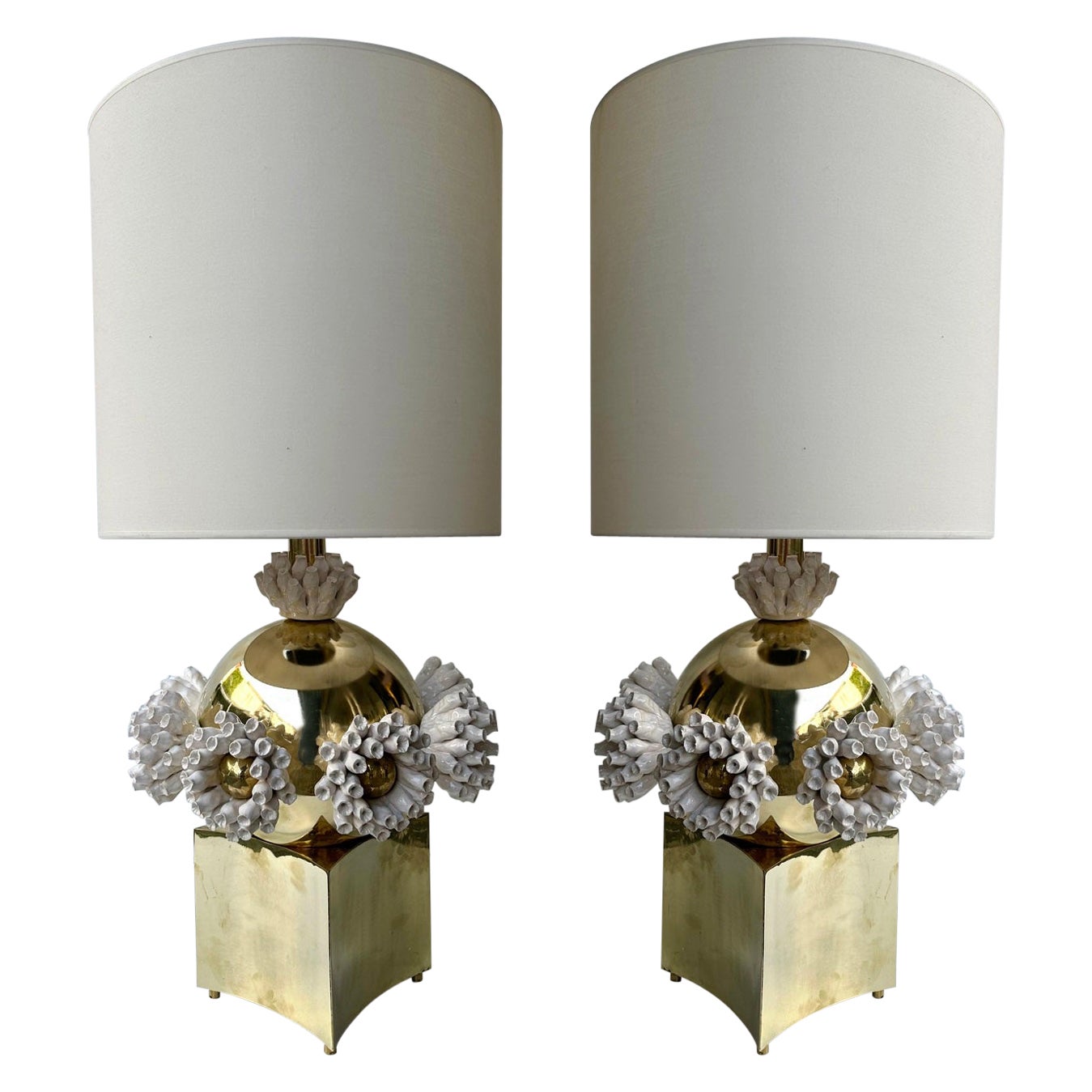 Contemporary Pair of Brass and Ceramic Anemone Lamps, Italy For Sale