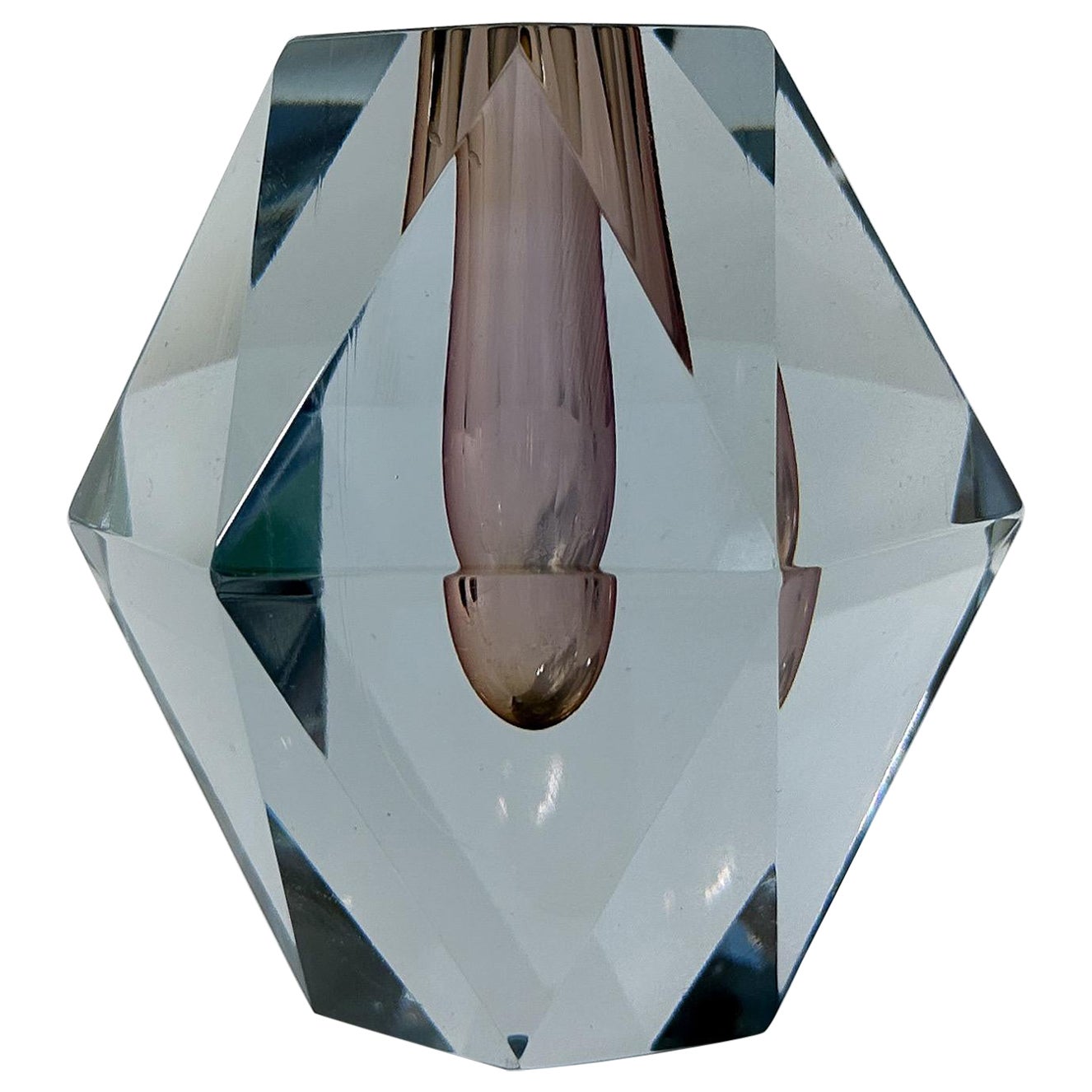 Asta Strömberg Diamond Crystal Vase Strömbergshyttan B970 Amethyst Late 1960s  For Sale