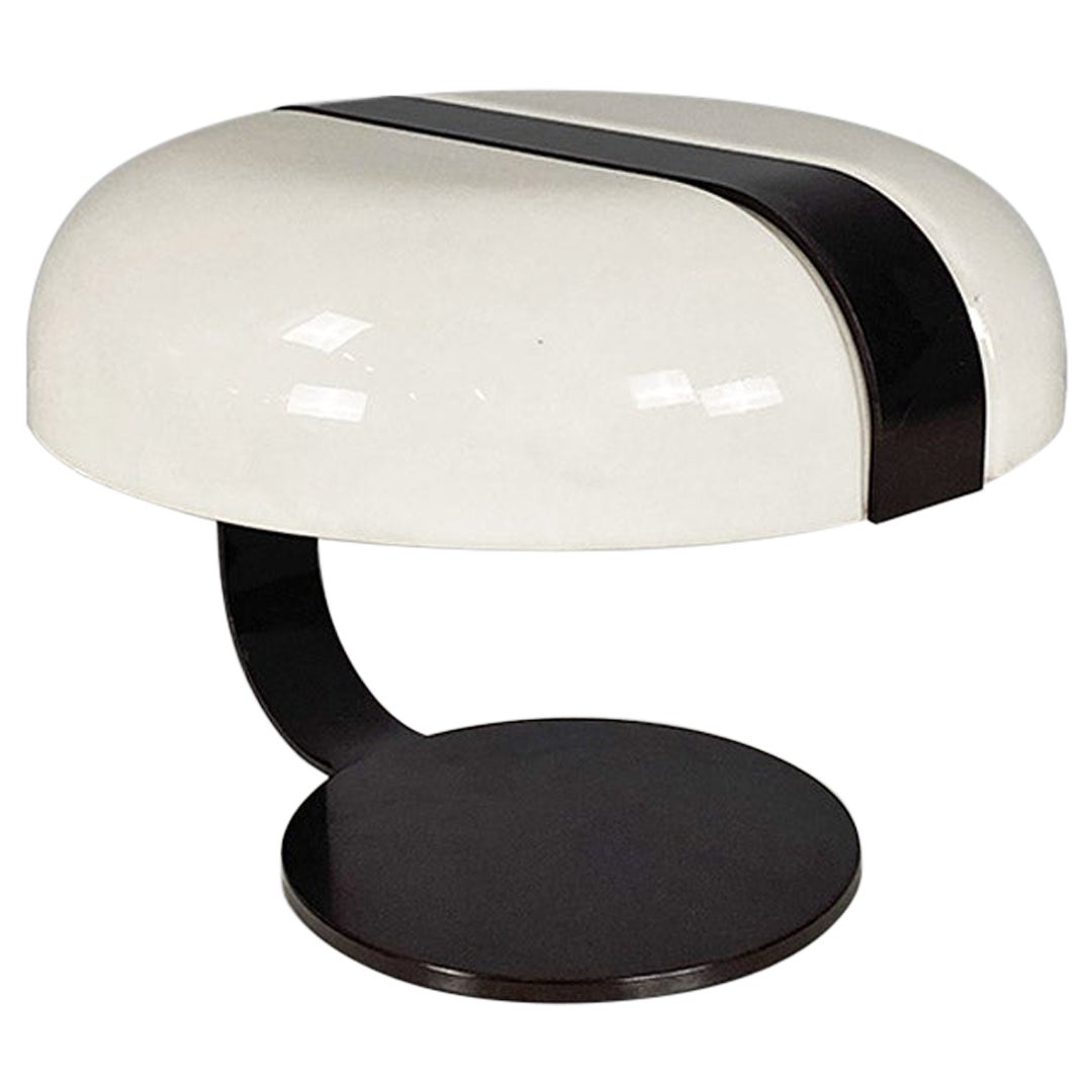 Lampada da tavolo in metallo marrone e plastica bianca, italiana moderna, 1970s For Sale