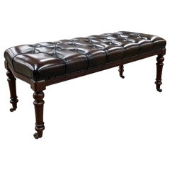 Banc en cuir antique en noyer