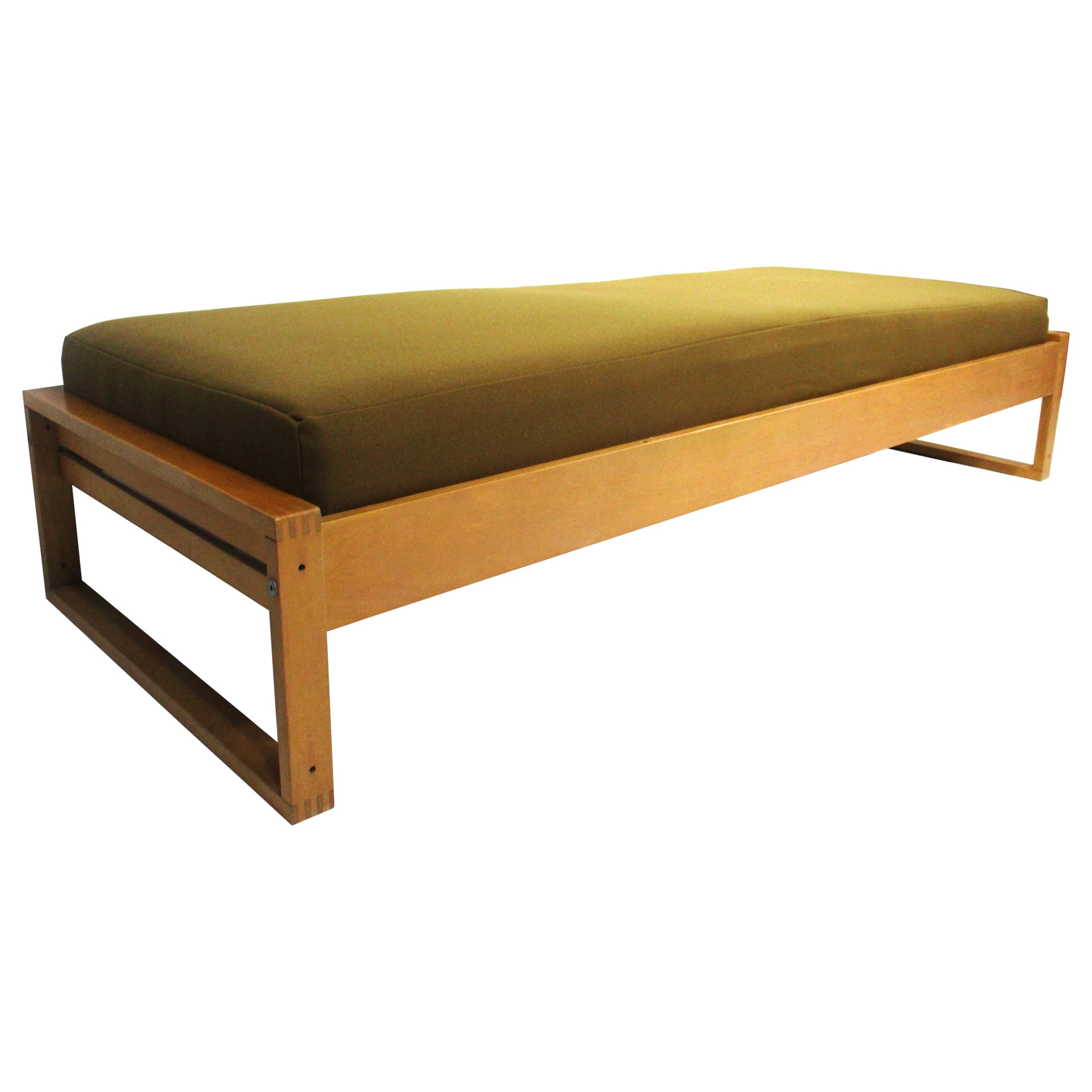 Daybed by Ingvar Anderssen for Averskogs Sweden in the style of Alvar Aalto