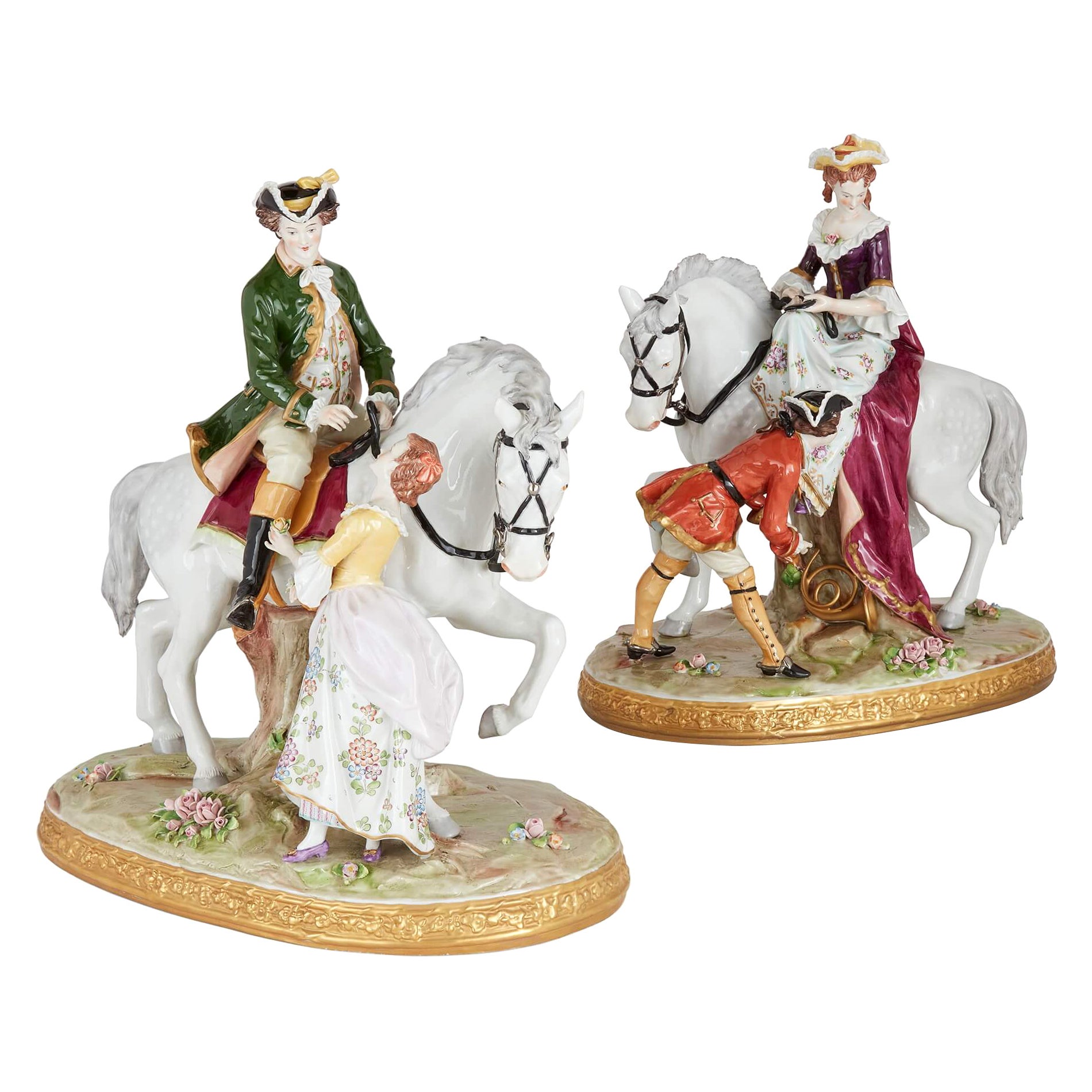 Paire de grands groupes figuratifs en porcelaine Sitzendorf à cheval en vente