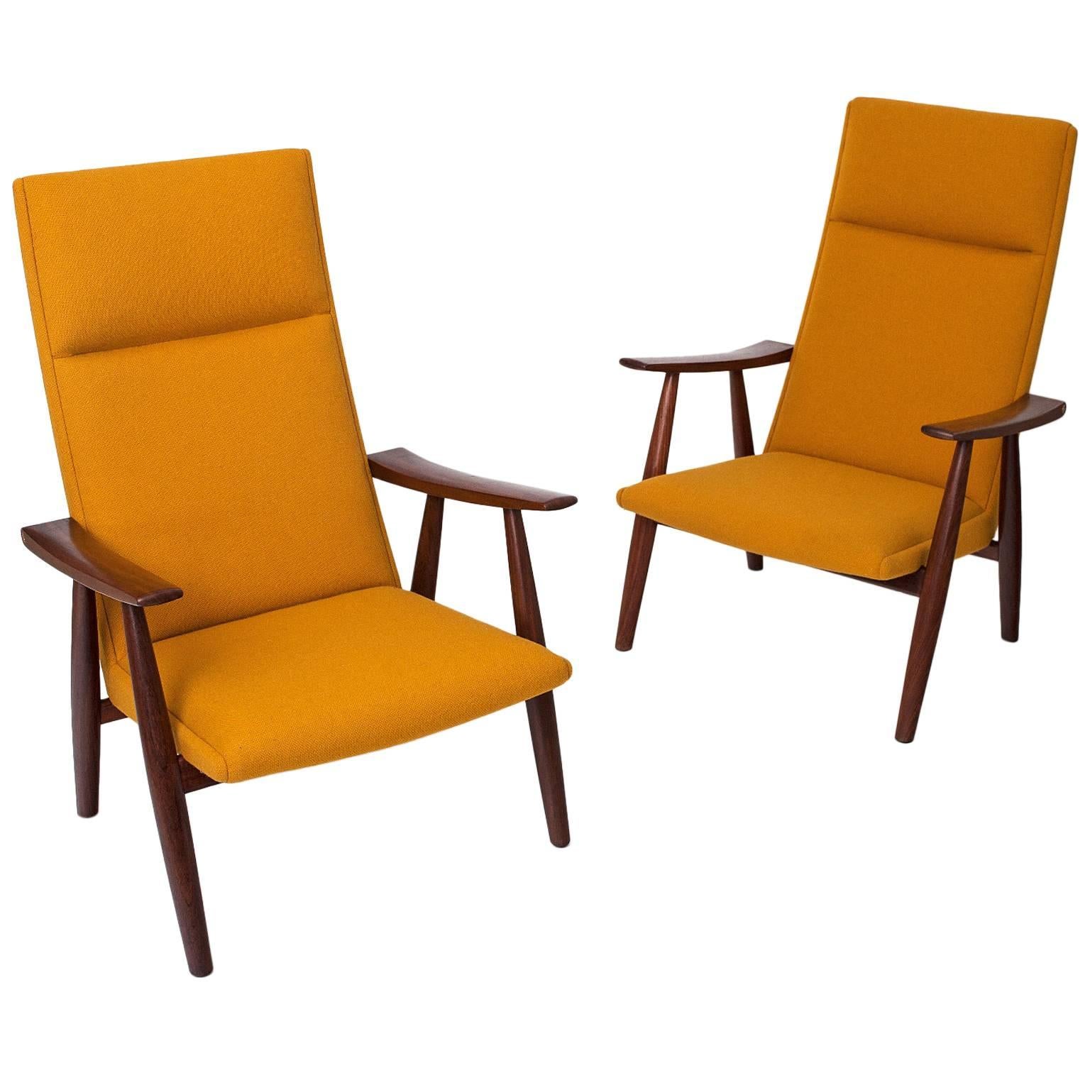 Hans Wegner 260A Lounge Chairs For Sale