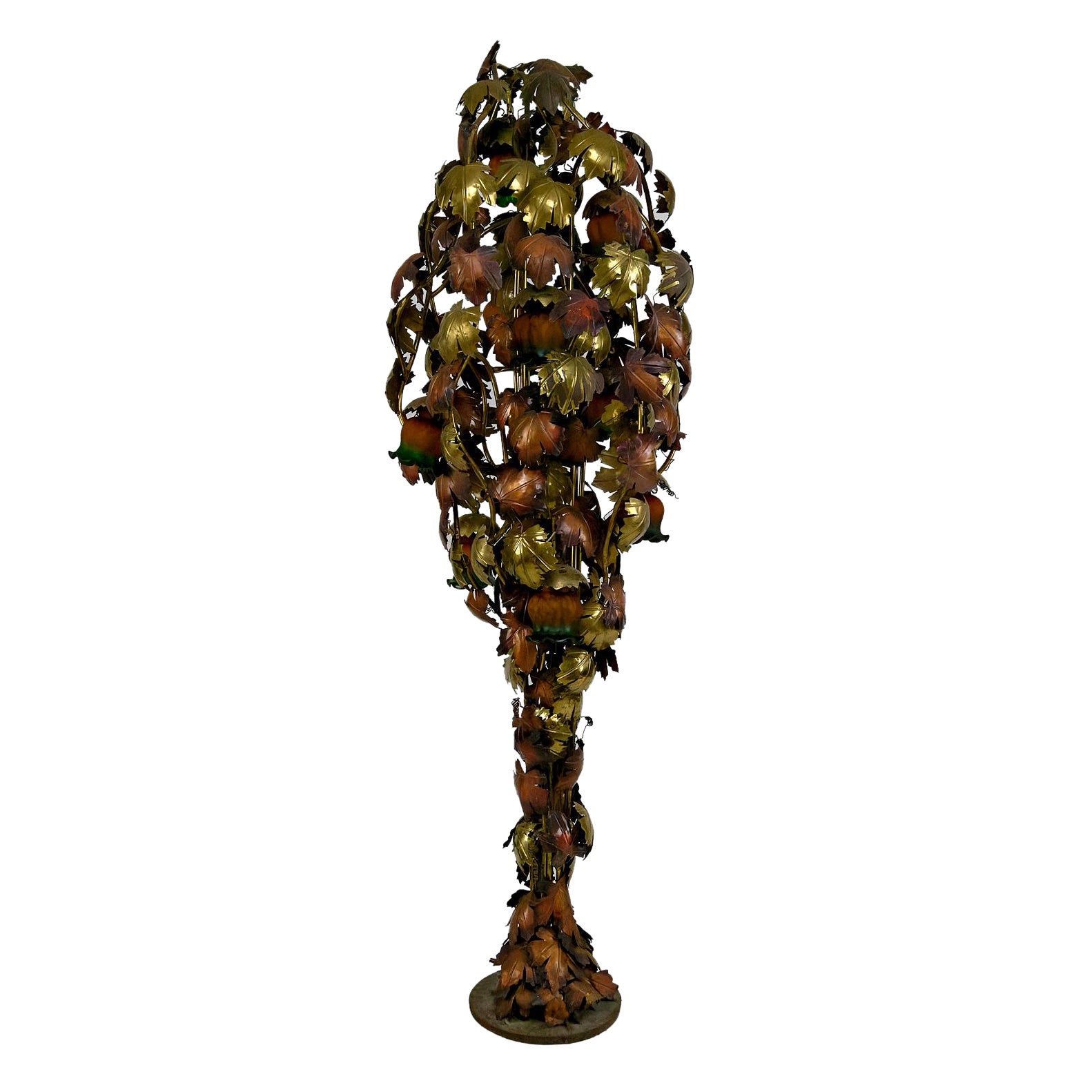 Important "Vine" floor lamp in patinated metal, Hollywood Regency, Circa 1960 For Sale