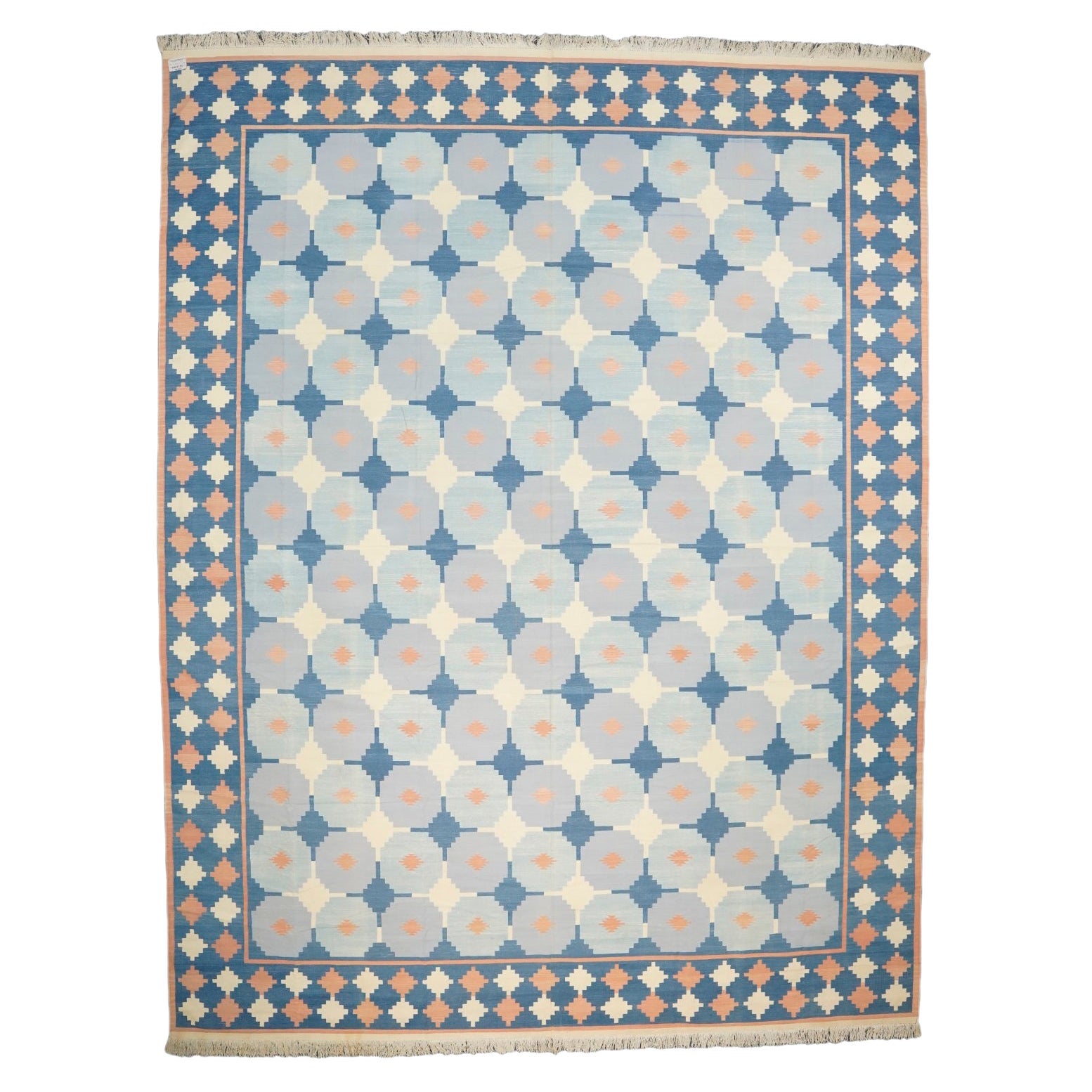 Vintage Dhurrie Vintage-Teppich in Blau und Weiß mit geometrischem Muster, von Rug & Kilim     im Angebot
