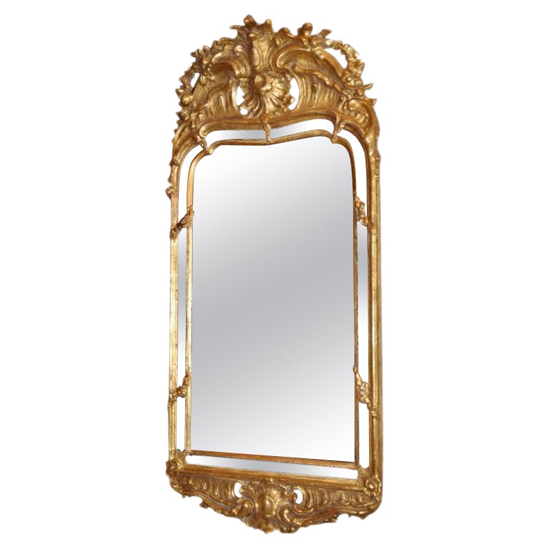 Miroir en bois doré rococo suédois du XIXe siècle