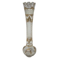 Antico vaso a bocciolo in vetro tagliato tedesco di Moser con dettagli in foglia d'oro, CIRCA 1880.