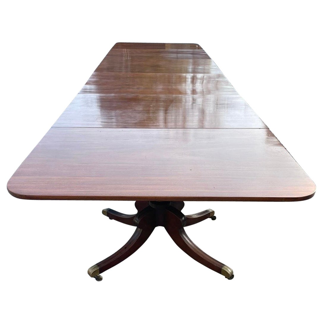 Rare table à manger 28 places 6 piliers en acajou de qualité antique 72 x 161 x 609 cm en vente