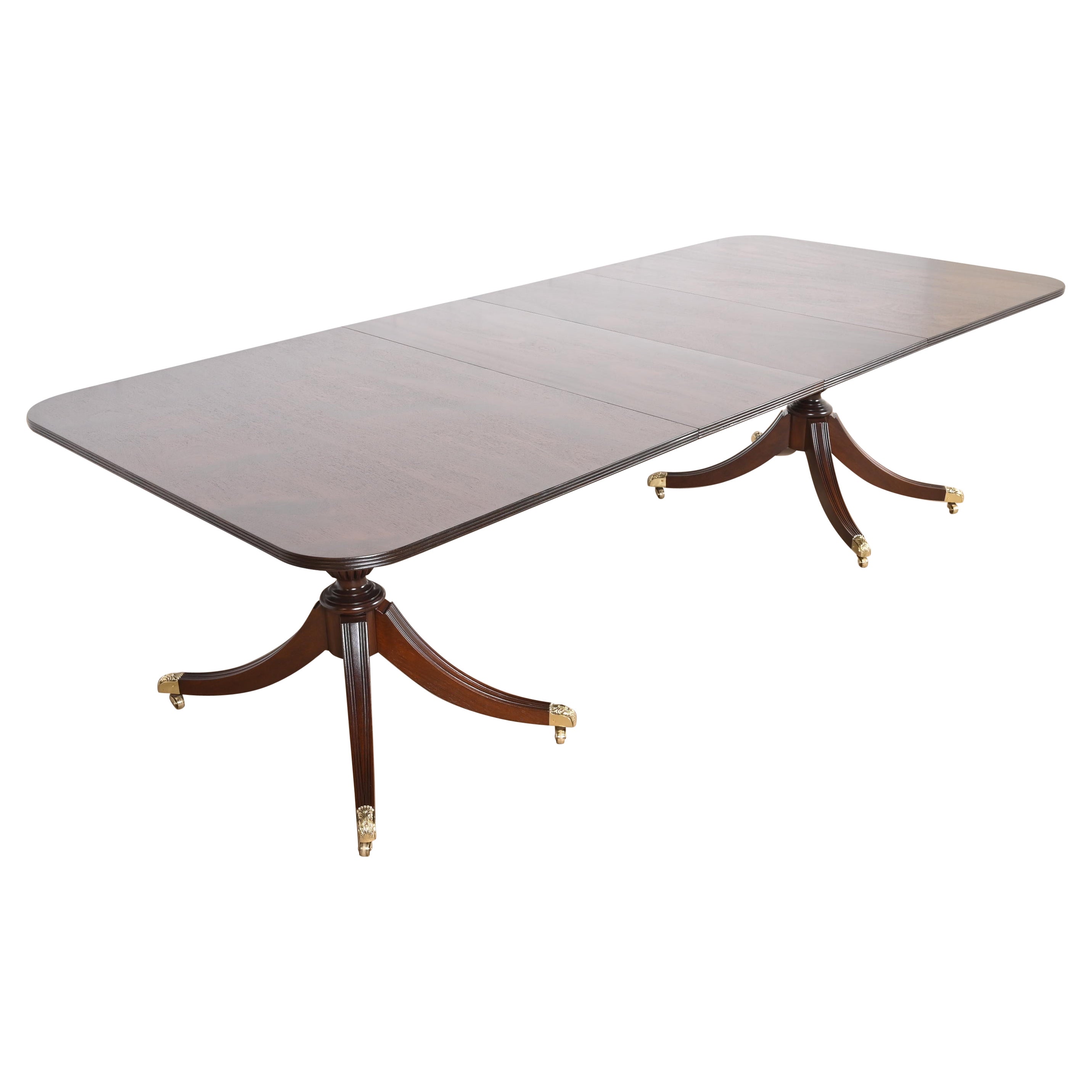 Table de salle à manger géorgienne à double piédestal en acajou de style Baker Furniture, revernie en vente