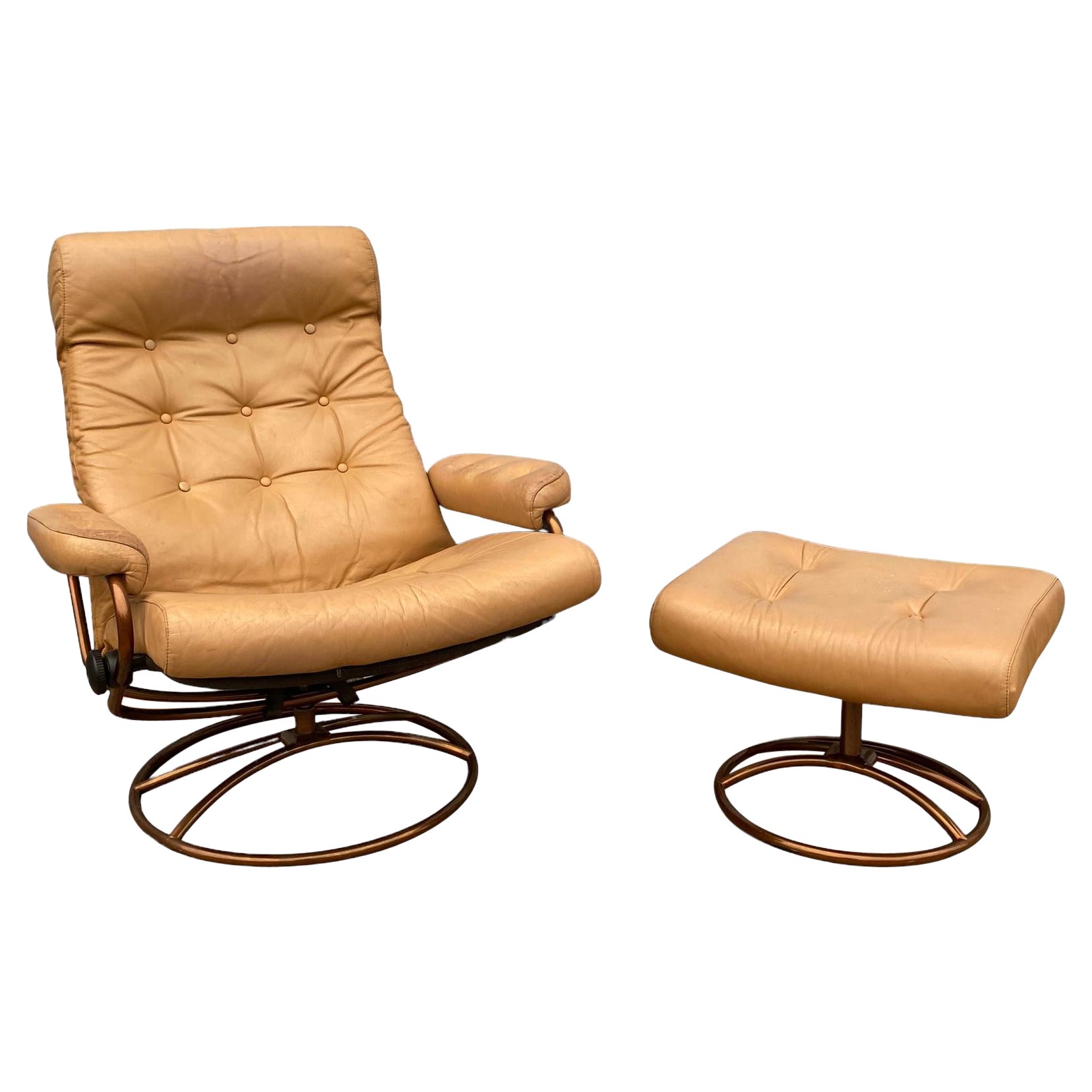 Ekornes Stressless Reclining Lounge Chair and Ottoman in Cream with Copper Frame For Sale