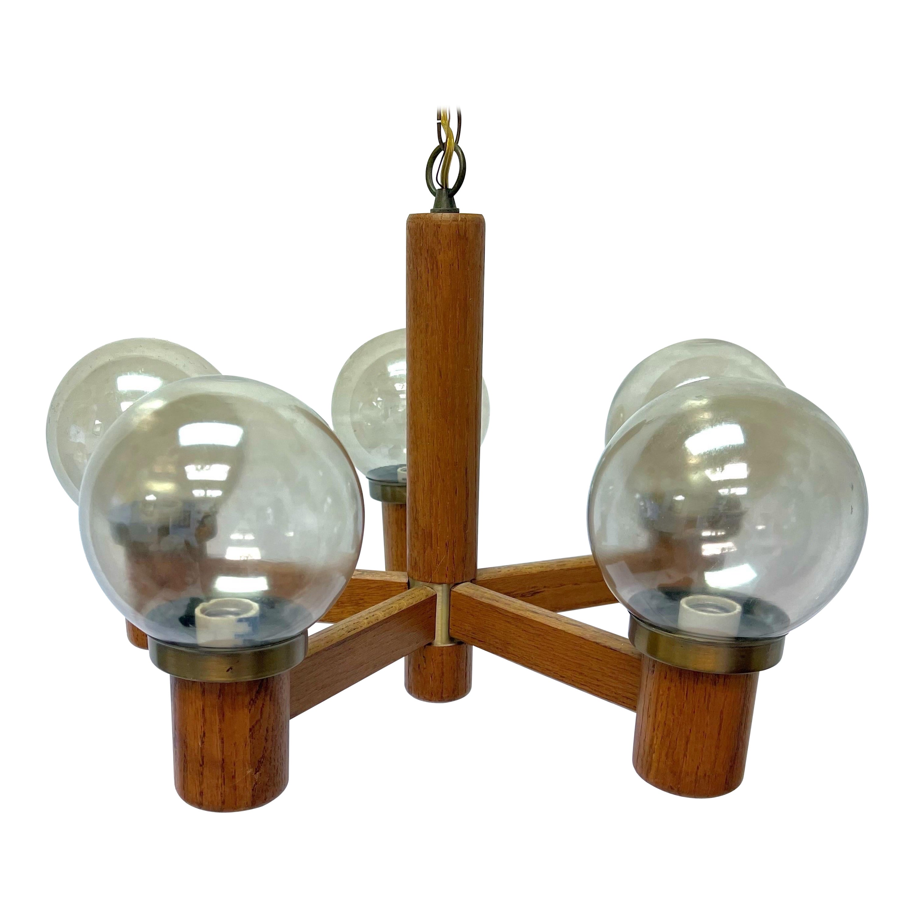 Mid-Century Modern Brass Wood 5 Light Globe Chandelier For Sale