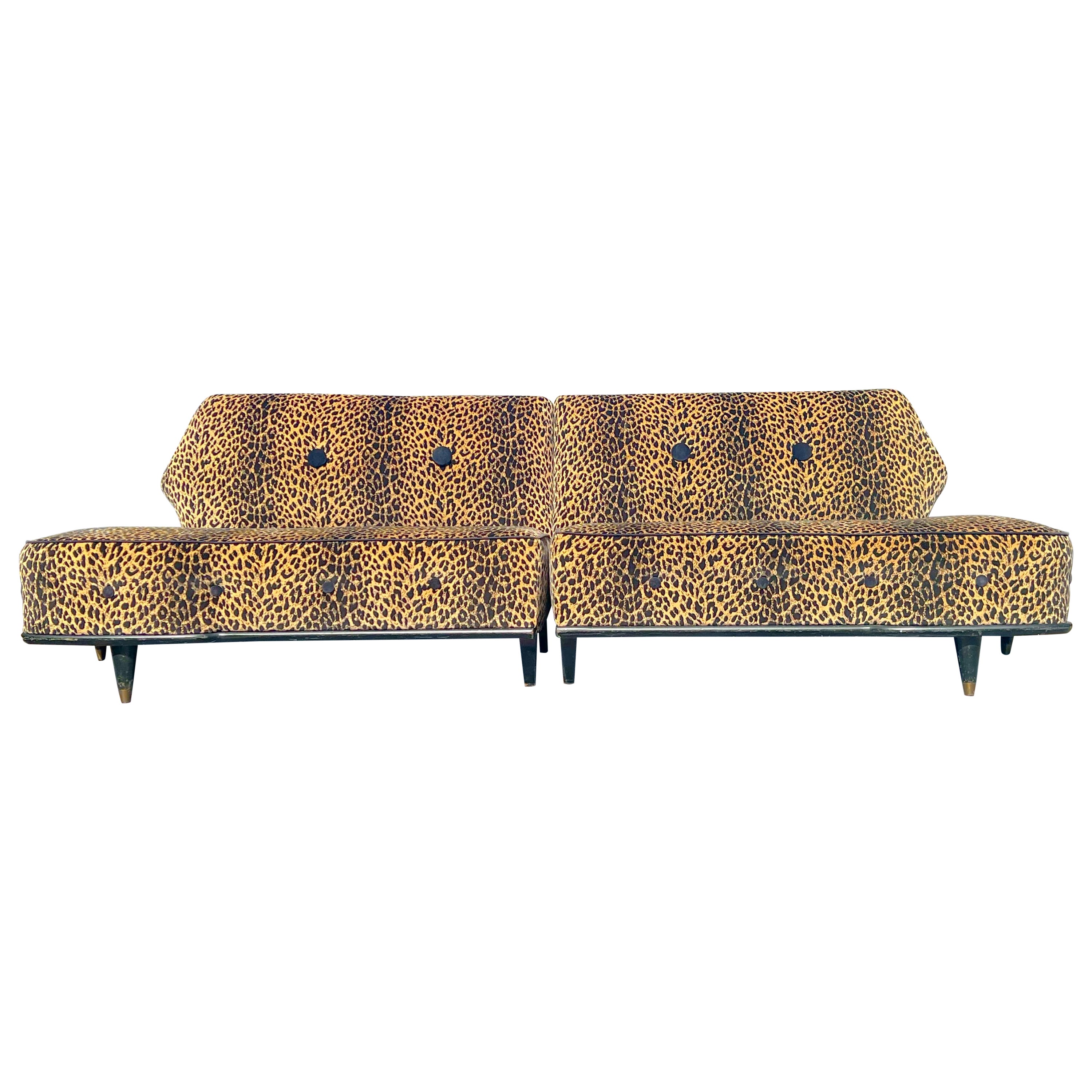 Sofá seccional de 2 piezas de leopardo de los años 50 en venta