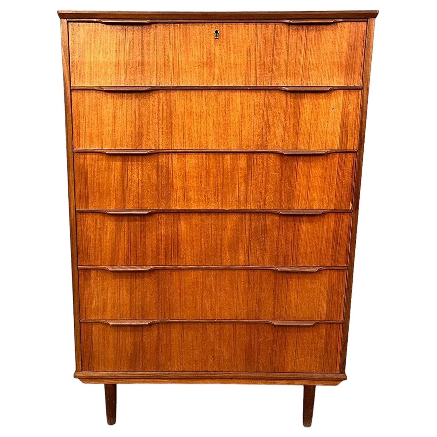 Mid-Century Tall Dresser w/ 6 large drawers