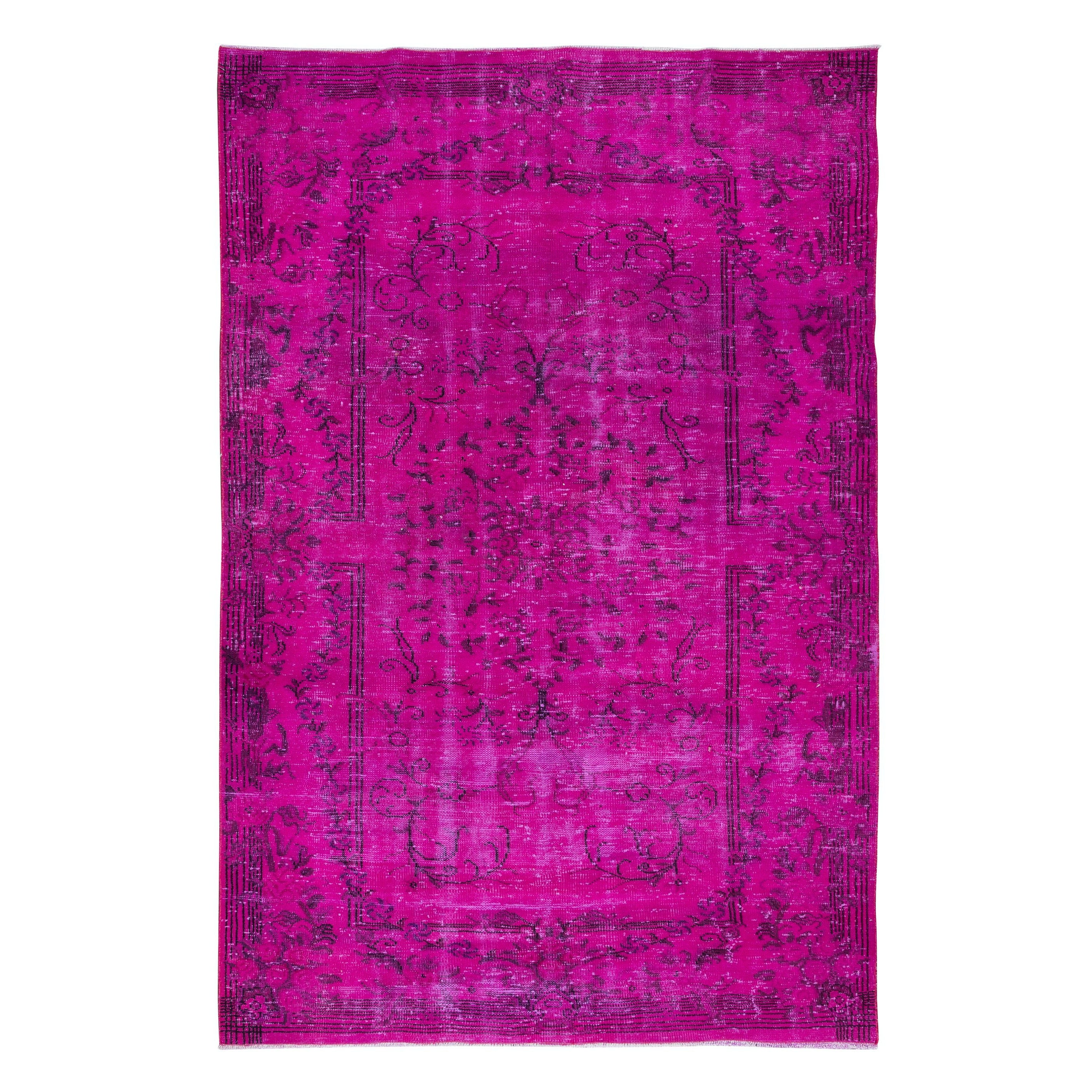 5.7x9 Ft Decorative Pink Area Rug for Modern Interiors, Handknotted in Turkey For Sale