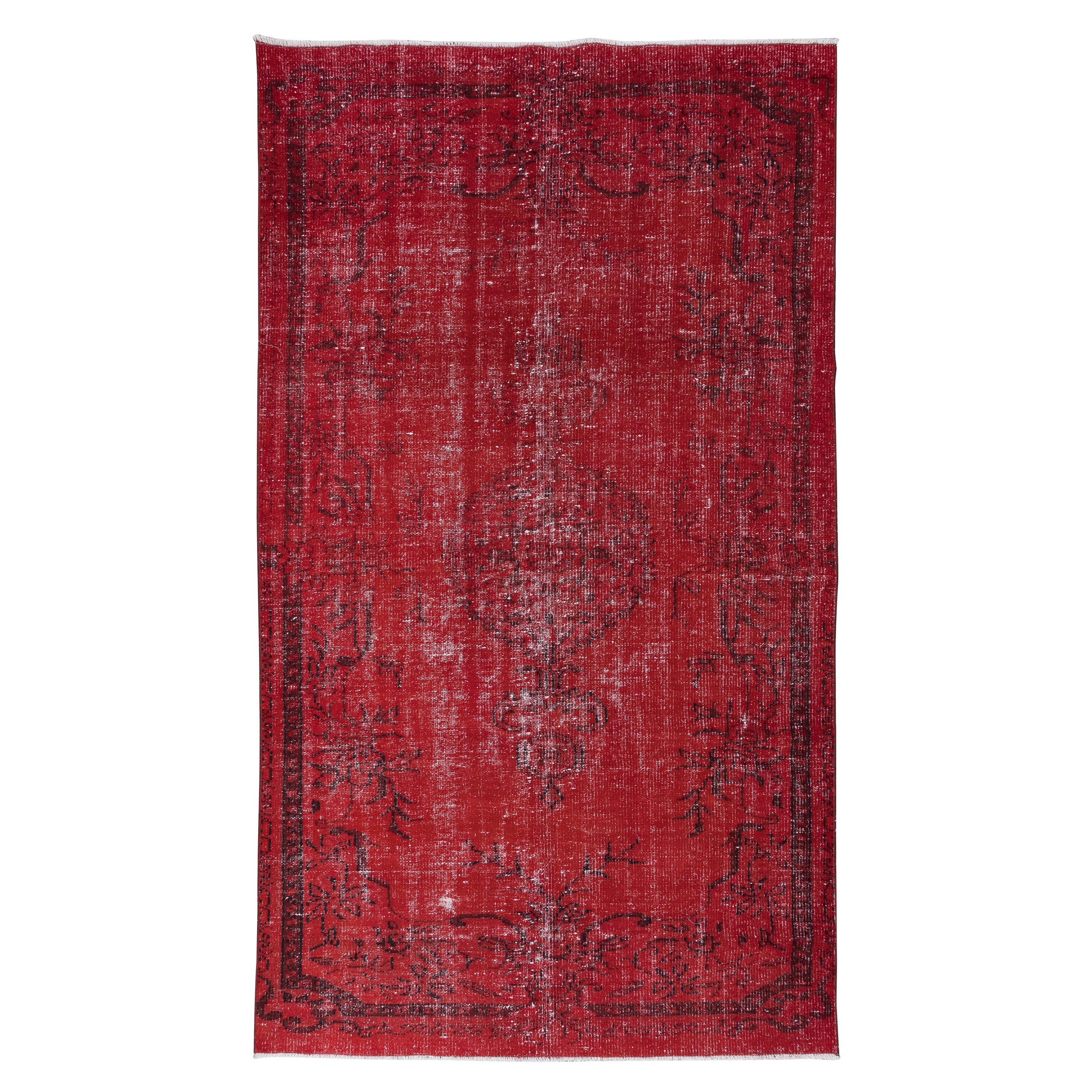 5.5x9.2 Ft Modern Area Rug in Red, Handwoven and Handknotted in Turkey For Sale