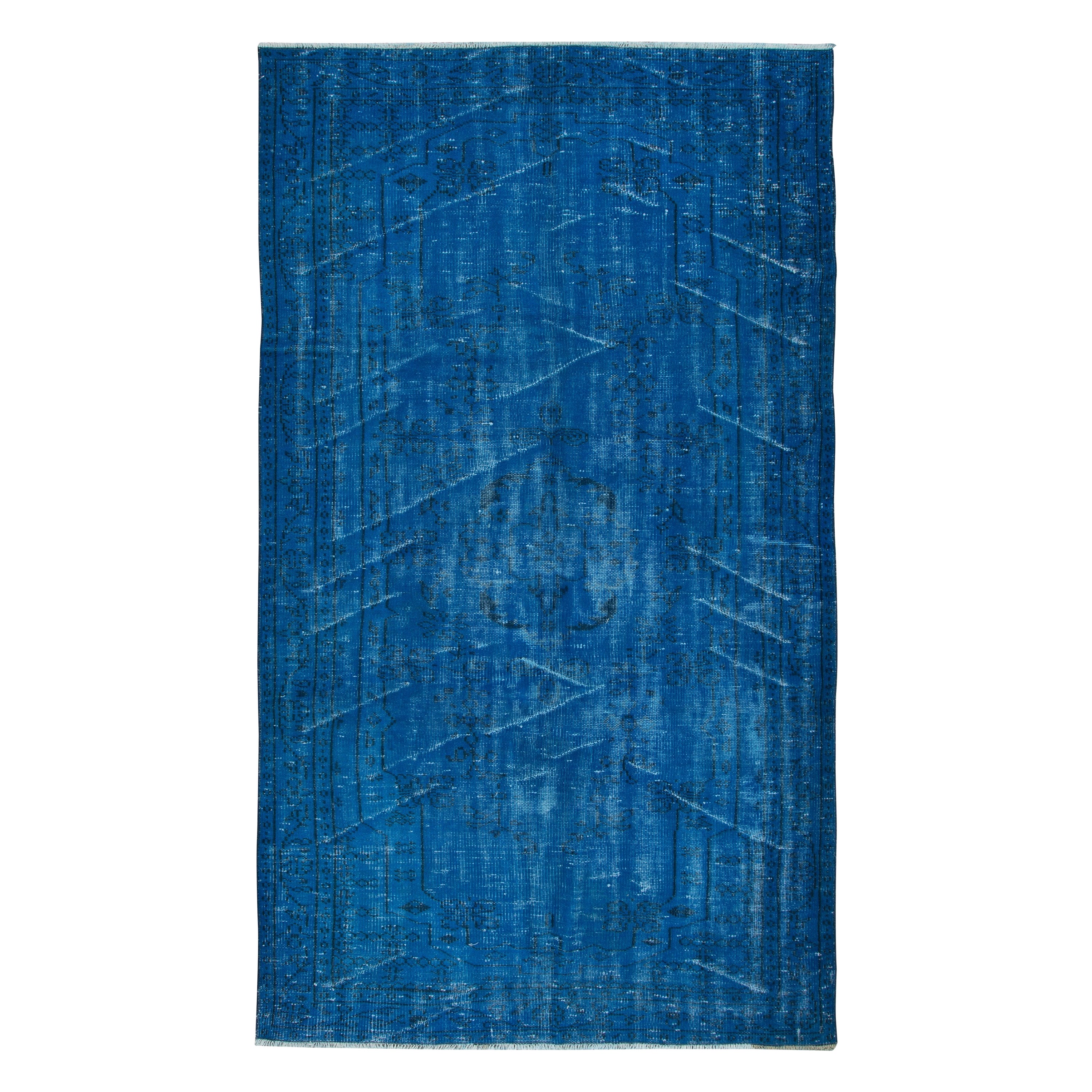 5x8.4 Ft Contemporary Area Rug in Blue for Living Room, Hand-Knotted in Turkey For Sale